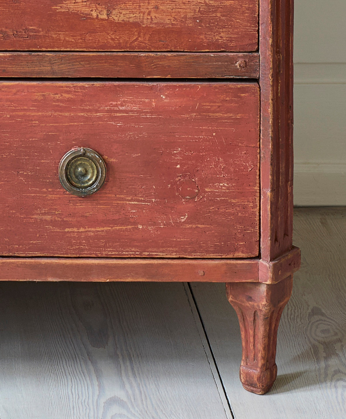 Chest of drawers