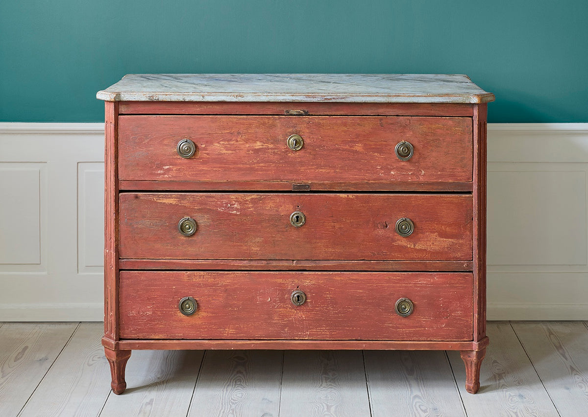 Chest of drawers
