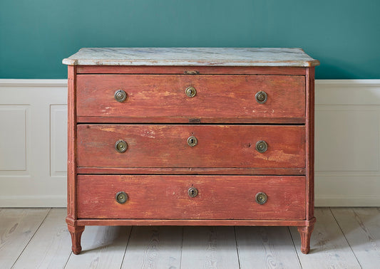 Chest of drawers